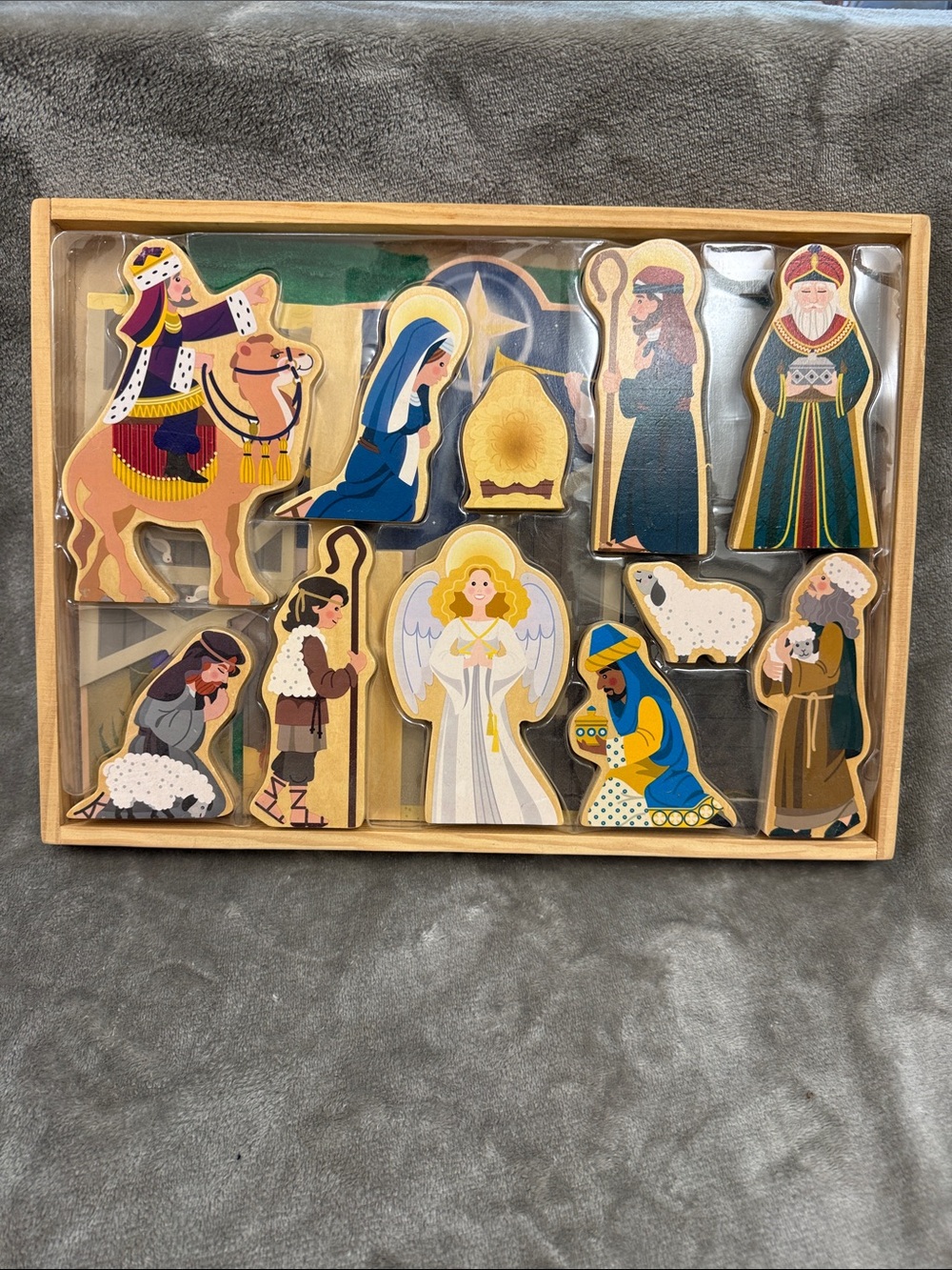 Melissa & Doug The First Noel Wooden Nativity Set 11 Figures and Stable CL